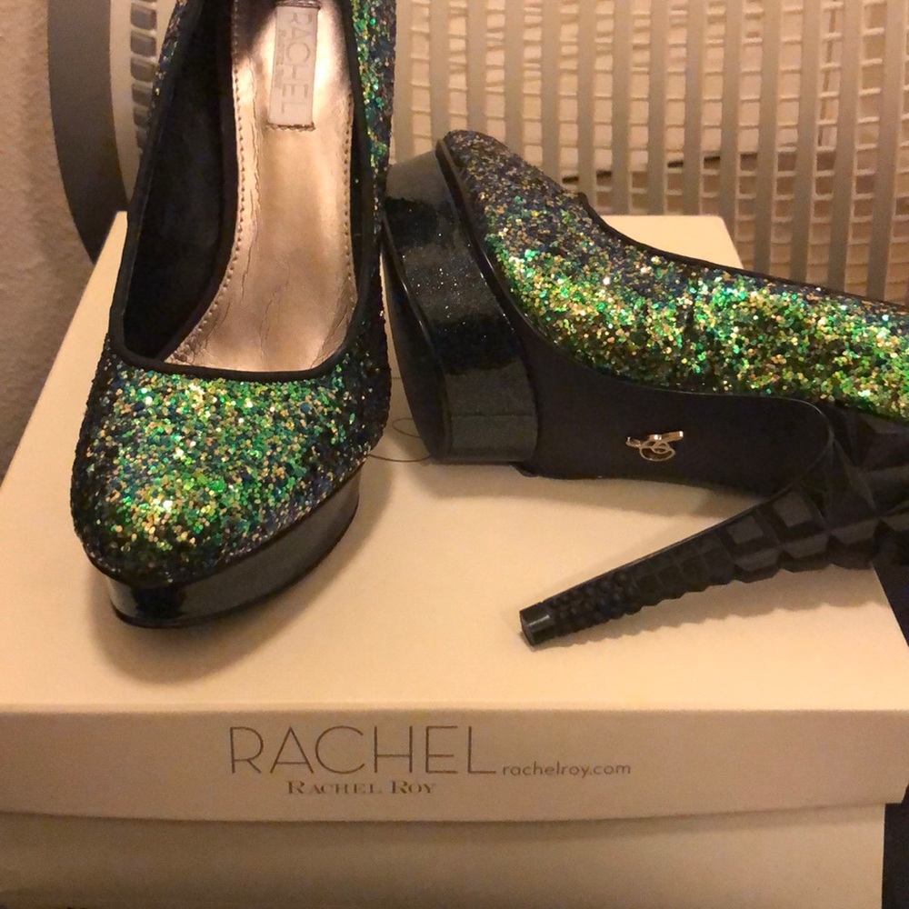 Heels - Picture 2 of 2